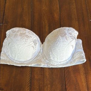 Victoria Secret Vintage Elegant White Lace Strapless Bra